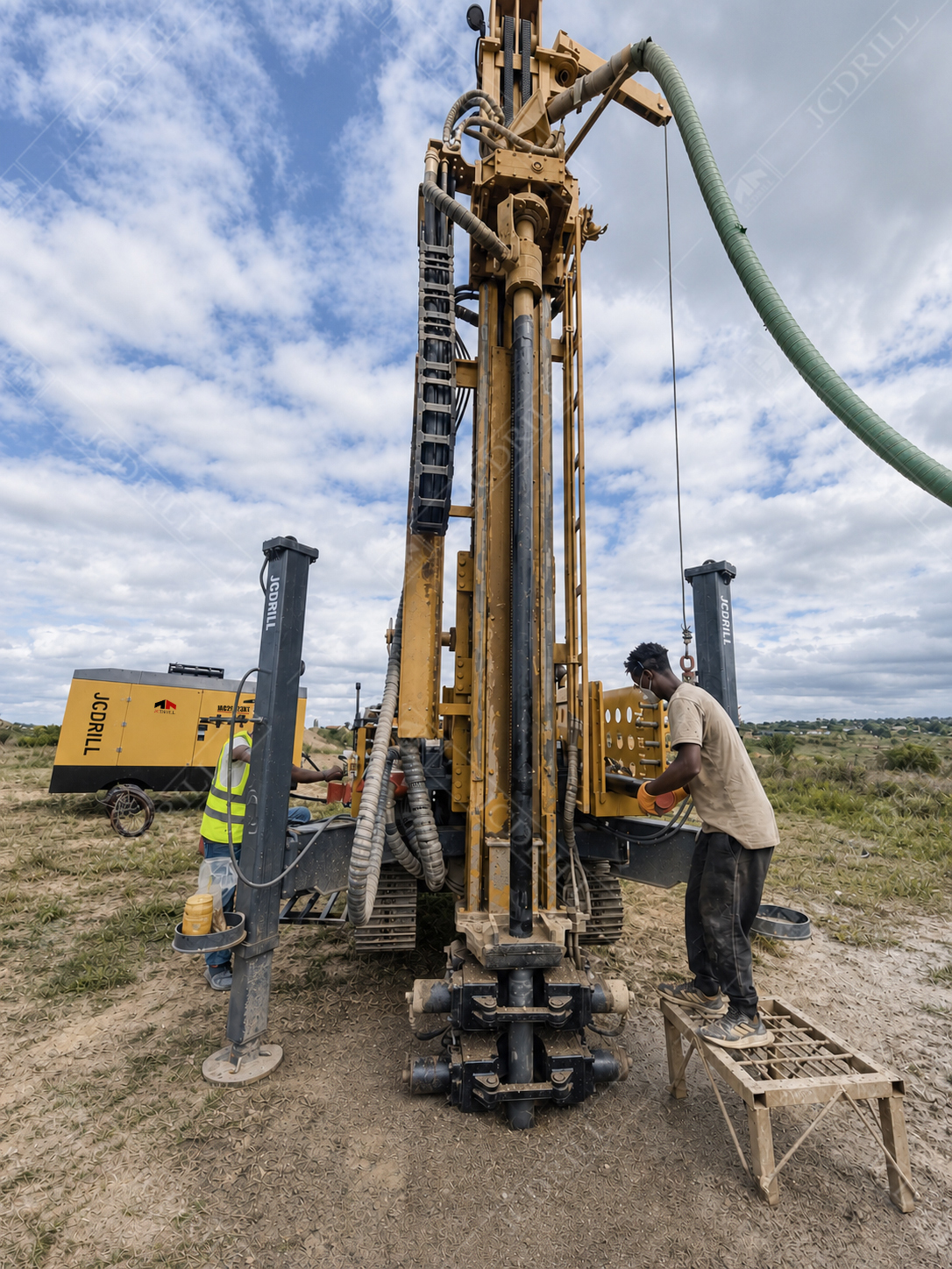 Latest company Cases about JRC200 DTH & RC Drilling Rig Proves Its Worth in Africa
